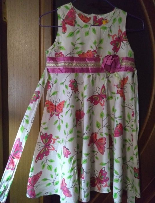 Срочно Продам Платье  на девочку