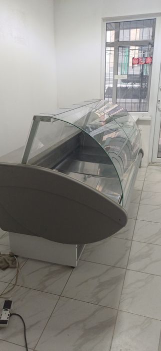Витринный холодильник