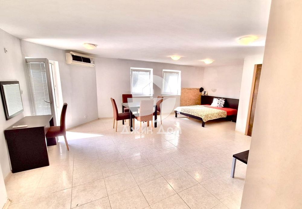 Продава се Едностаен апартамент в Свети Влас - 75 кв.м за 1000 €/кв.м - Снимка #2
