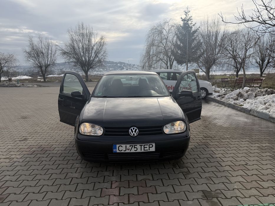 Vand Golf 4 acte la zi