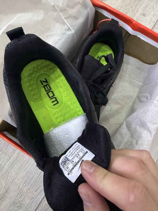 Кроссовки беговые