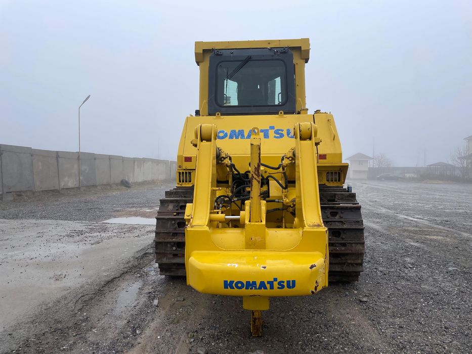 Бульдозер Komatsu 275