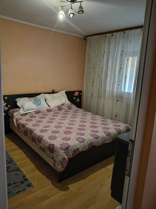 Inchiriez apartament cu 3 camere zona Ultracentrala