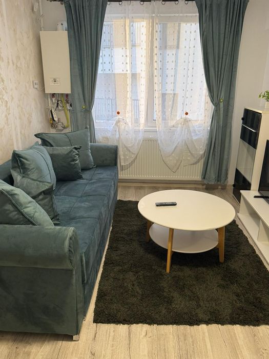 Ofer spre închiriere garsoniera