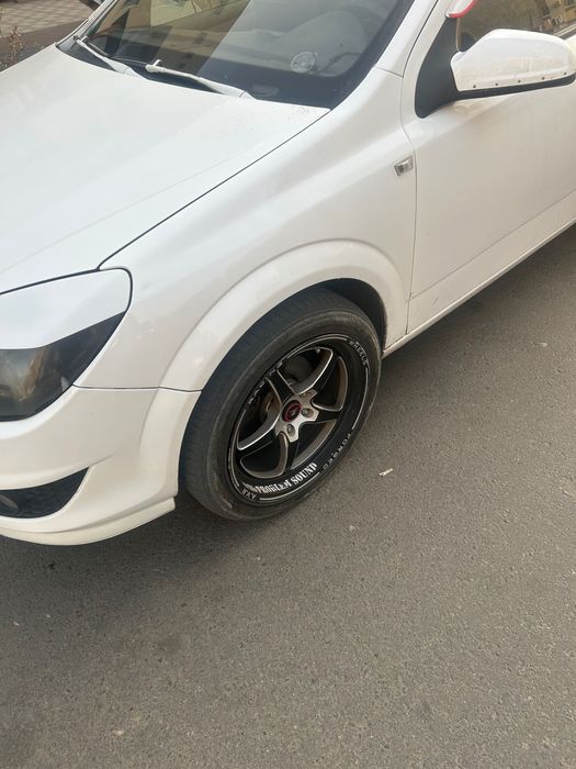 Продам диски с резиной R18