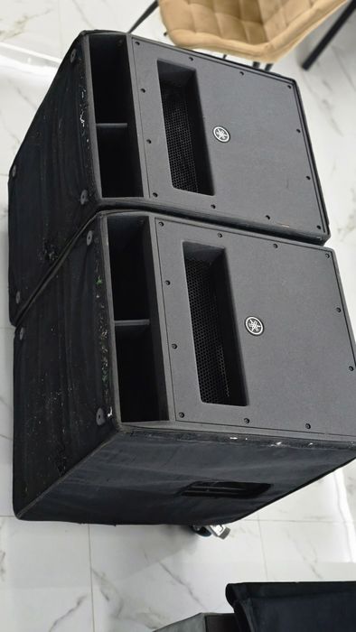 Doi Bași Yamaha DXS18 ( rcf, fbt, dynacord)