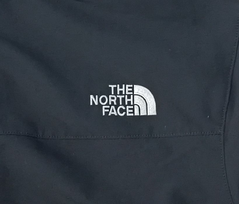 The North Face Softshell Jacket оригинално яке S спорт туризъм планина черно яке