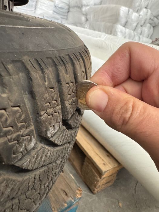 Зимни гуми Falken 195/65/15 с джанти и тасове VW