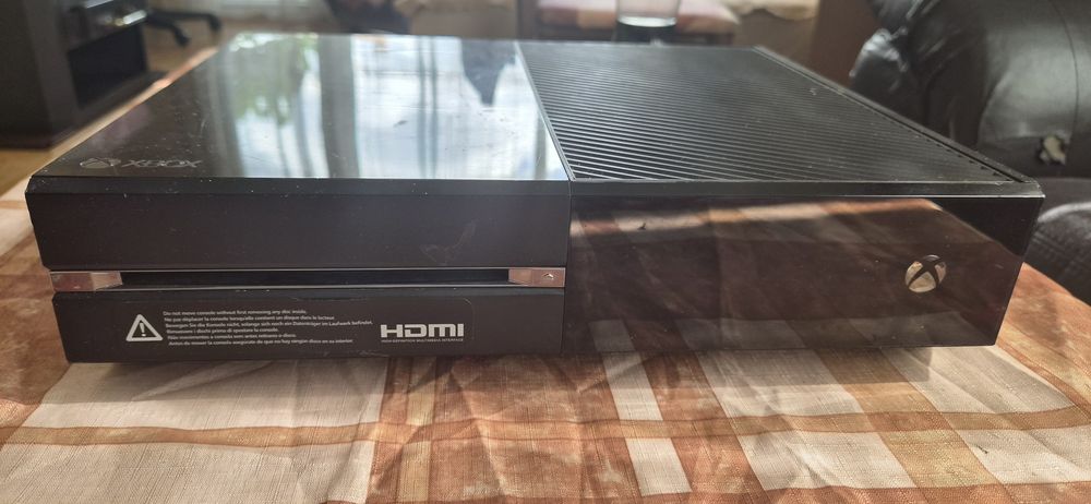 Xbox One 500GB Без контролер