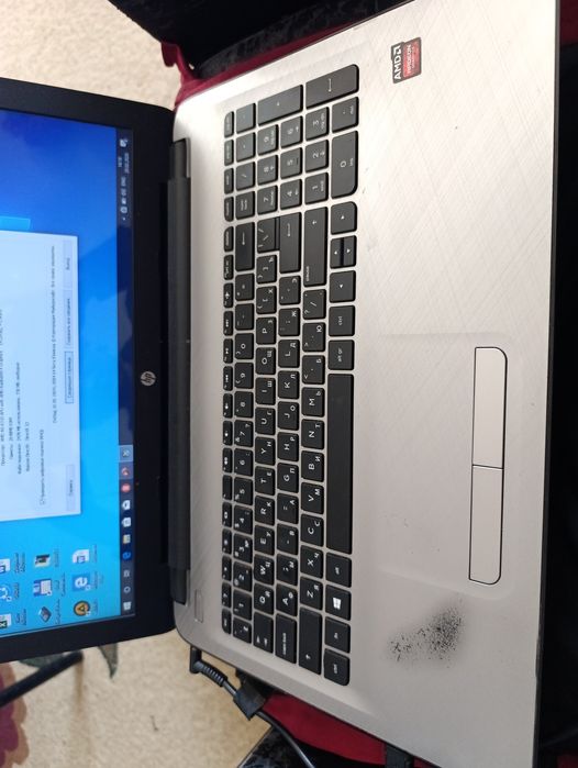 Ноутбук сотилади