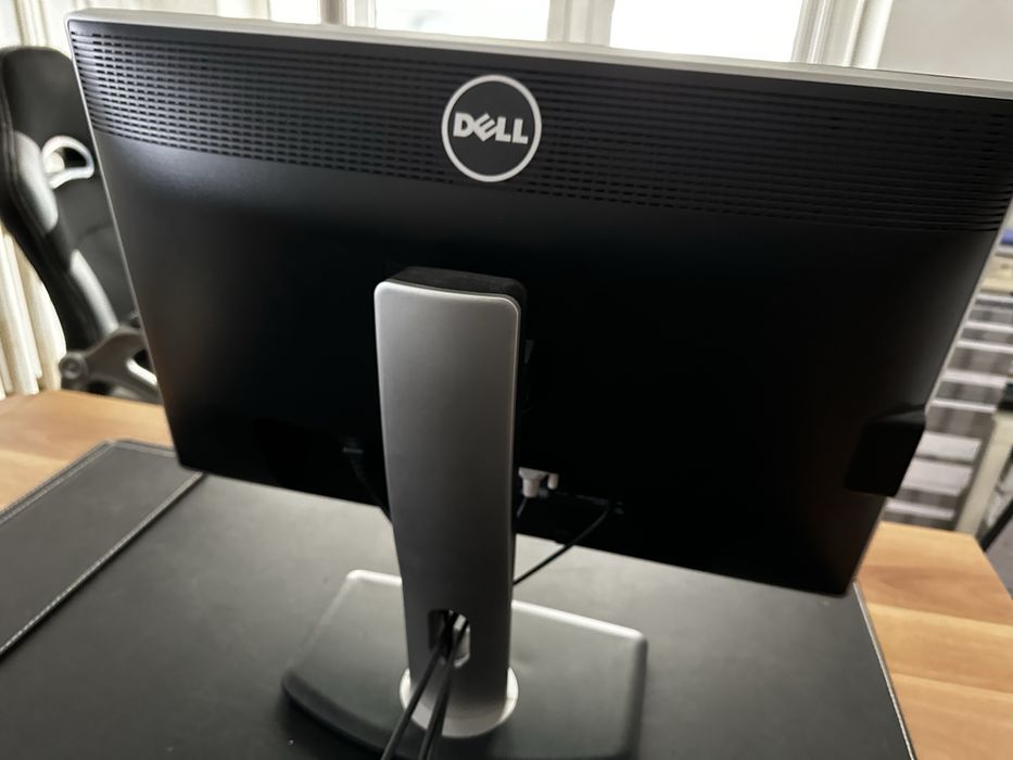 Продавам монитор Dell 24”