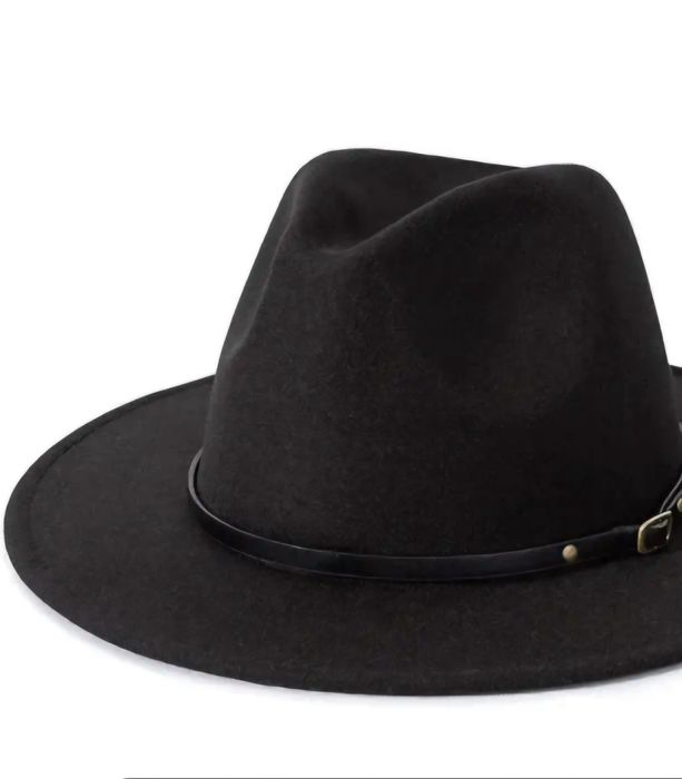 Шляпа чёрная новая