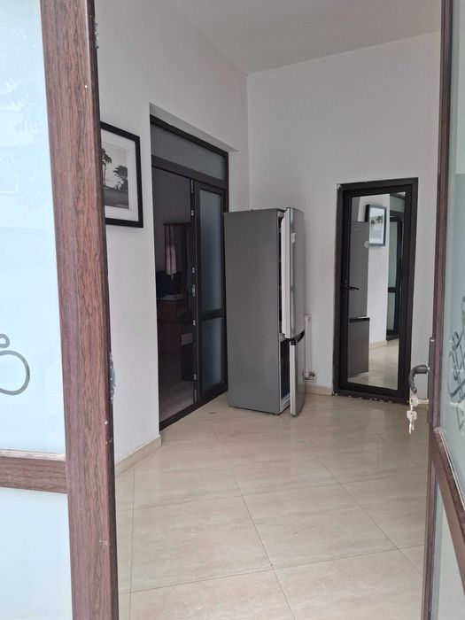 Ofer spre închiriere două apartamente situate într-o curte privată, în municipiul Brăila, zona Unirii.