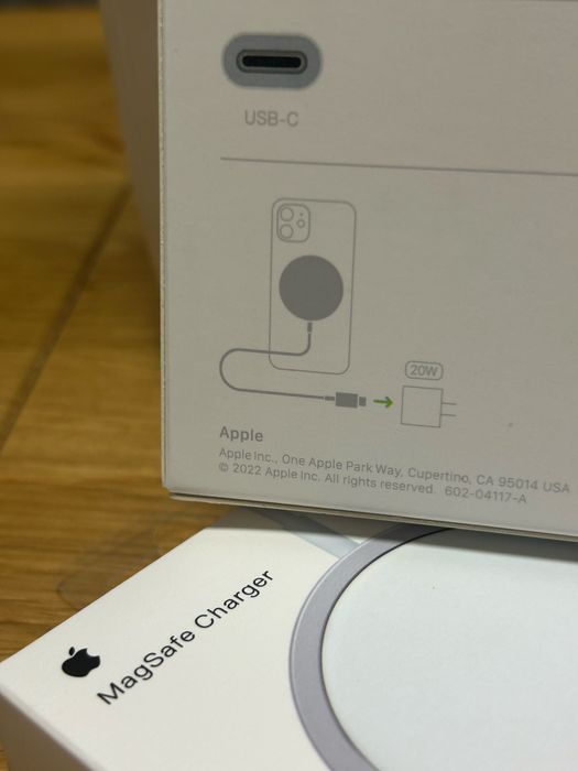 MagSafe Charger бизоично зарядно