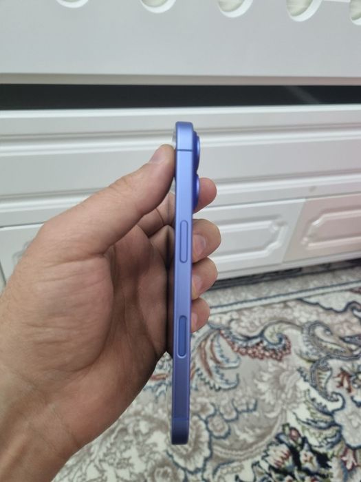 Iphone 16 синый