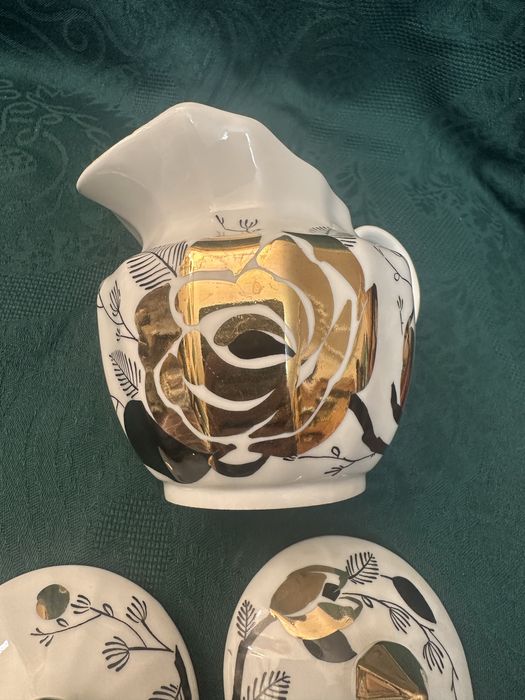 Руски Чайник и каничка/латиера  и захарница  “Вербилки” Златна роза