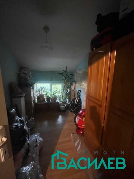 Продава се Тристаен апартамент в София, Център - 73 кв.м за 1535 €/кв.м - Снимка #2