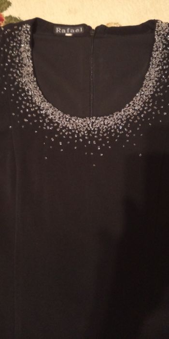 Костюм (платье и пиджак)
Размер 44-46
В отличном состоянии, бисерная в