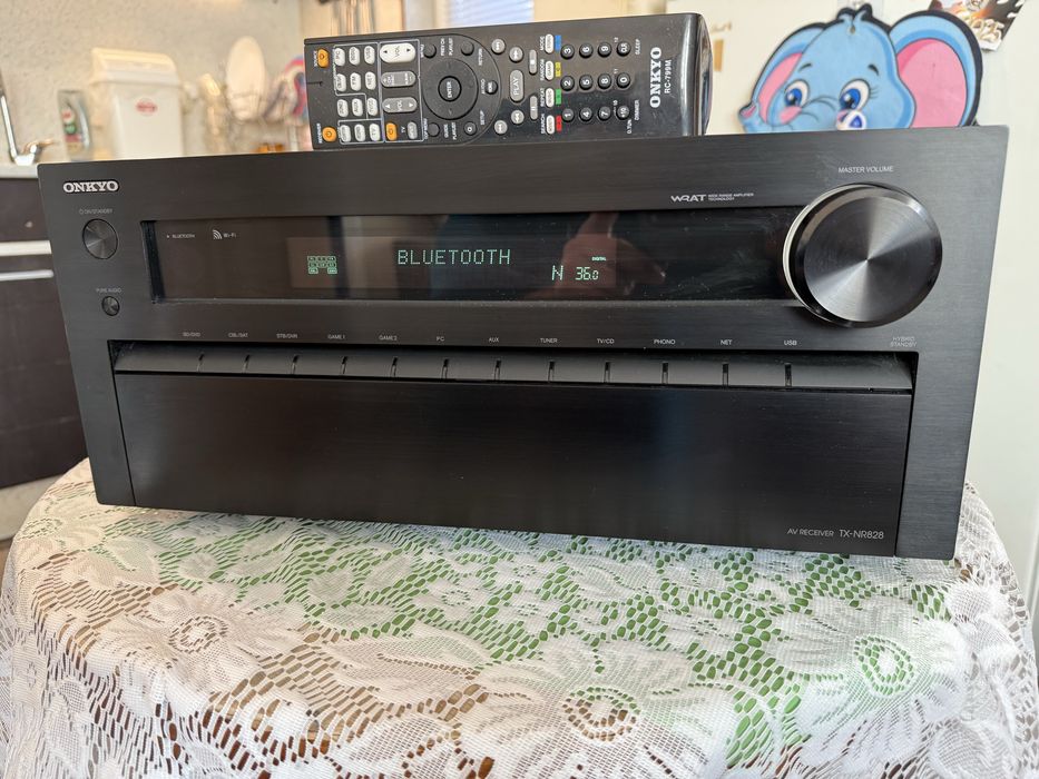 Onkyo TX-NR828 Bluetooth Wi-Fi