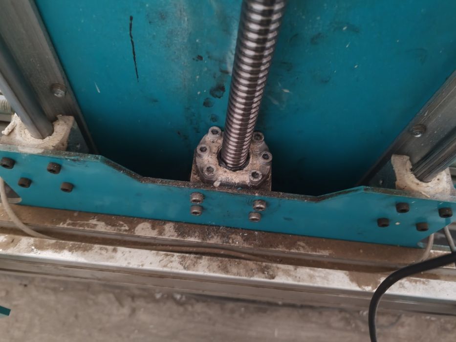 Машина за рязане на стиропор обемни букви, фасадни панели, профили