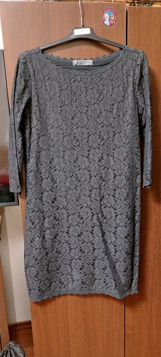 Vand rochie de seara, din dantela