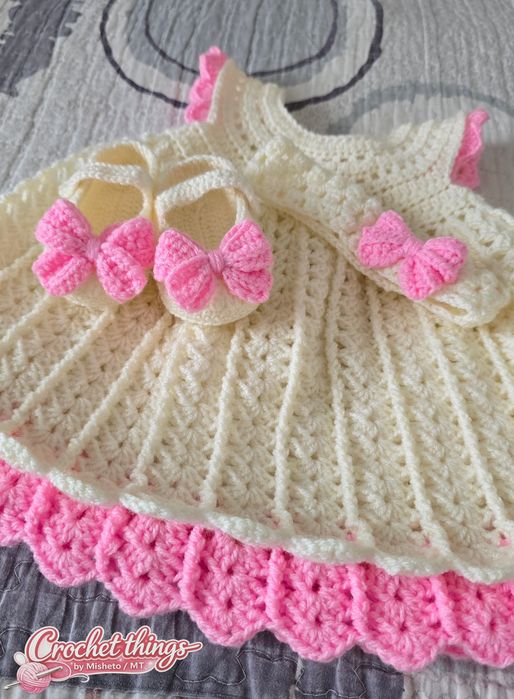 Плетена бебешка рокличка