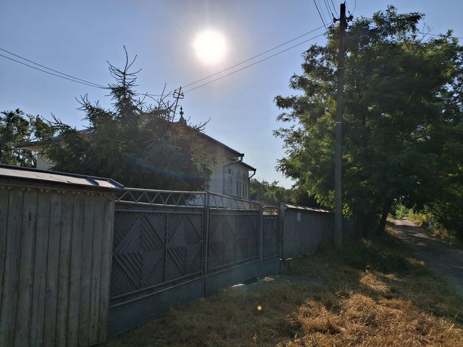 Vând casa loc. Stiubieni