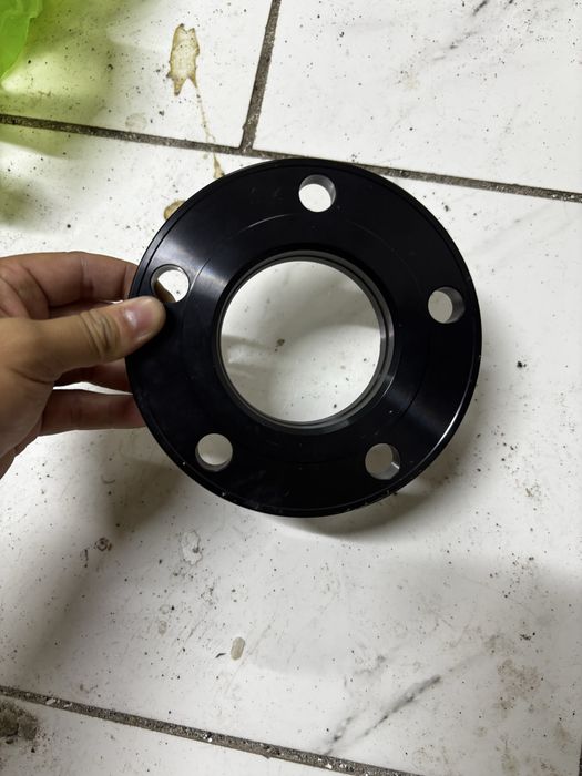 Продам проставку для диска на БМВ 5.120