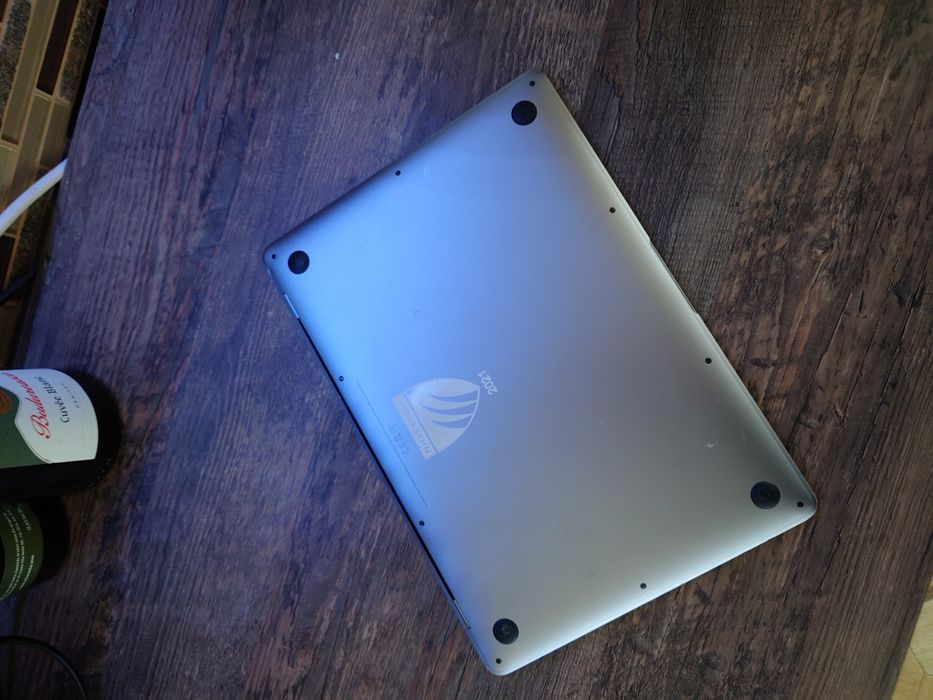 Macbook Air M1 cu display spart ( A2237) FMI :OFF
