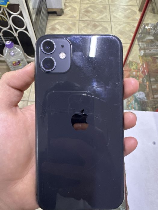 Айфон 11 чорный 64гб