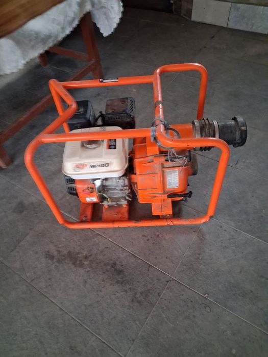 Țevi irigație diametrul 75 cu aspersoare și motopompă 3 țoli