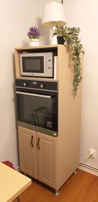 Mobila de bucătărie.