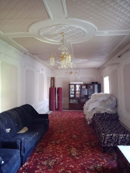 Uy sotiladi shaxar qoq markazidan