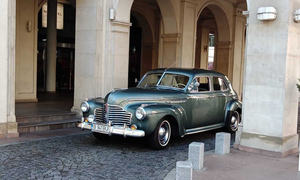 Inchiriez masina de epoca Buick Special Eight 1941