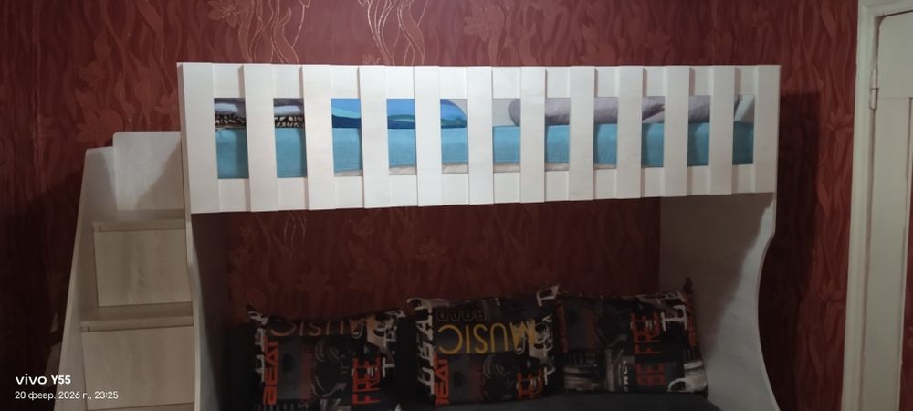 Двухъярусная кровать с диваном