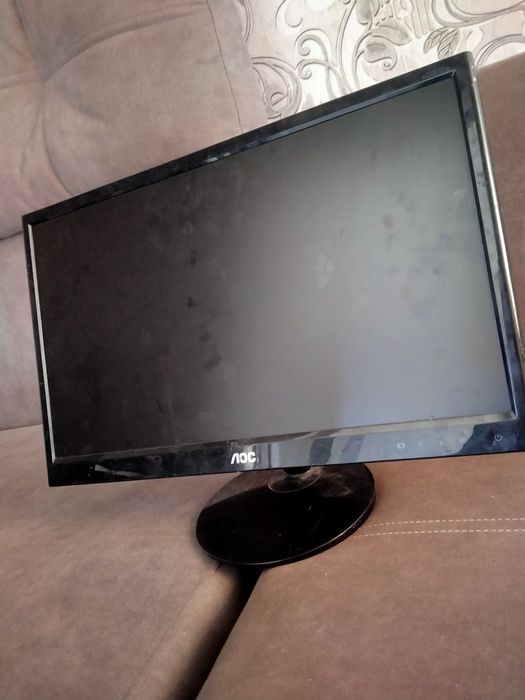 Монитор Aoc, с проводами в комплекте кабель монитора и вга