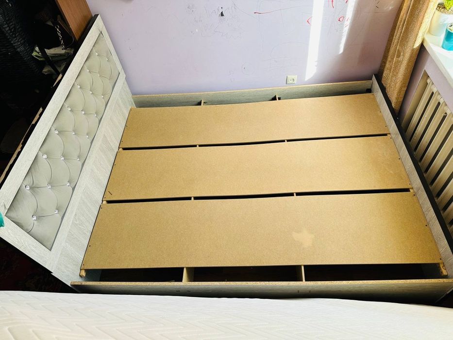 Спальня крават прадаю