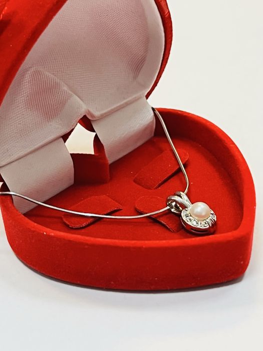 Италянско дамско колие бяло злато и перла