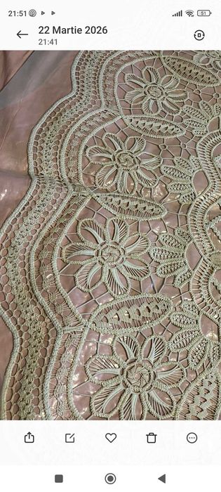 : ​Mileu Macramé lucrat manual, model floral complex Piesă de colecție