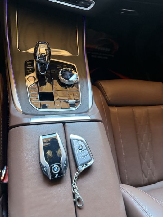 BMW X-7 xdrive 40i қара 2021 йил