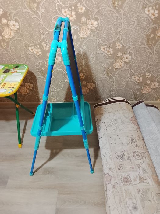 Детская парта и  доска