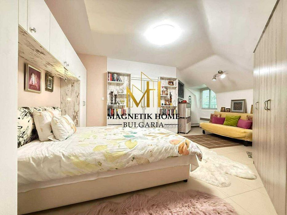 Дава се под наем Двустаен апартамент в Бургас, Център - 72 кв.м за 548.25 € - Снимка #1