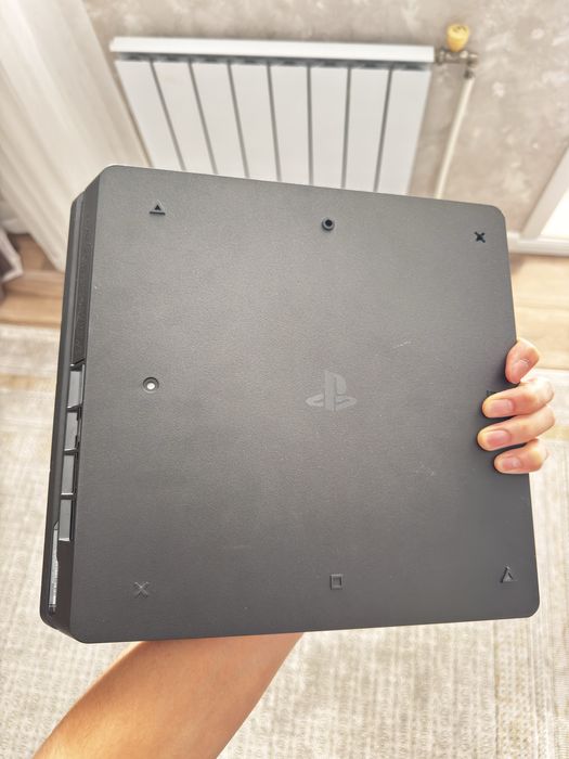 Продаю Playstation 4 slim