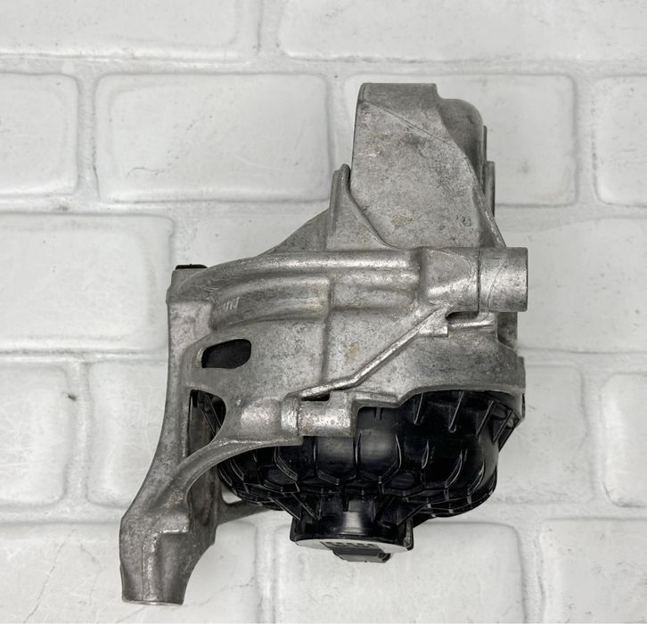 Десен Тампон двигател AUDI A6 A7 A8 Q7 3.0 Бензин 4M0199372FE