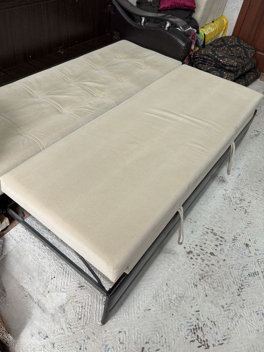 Срочно продам диван