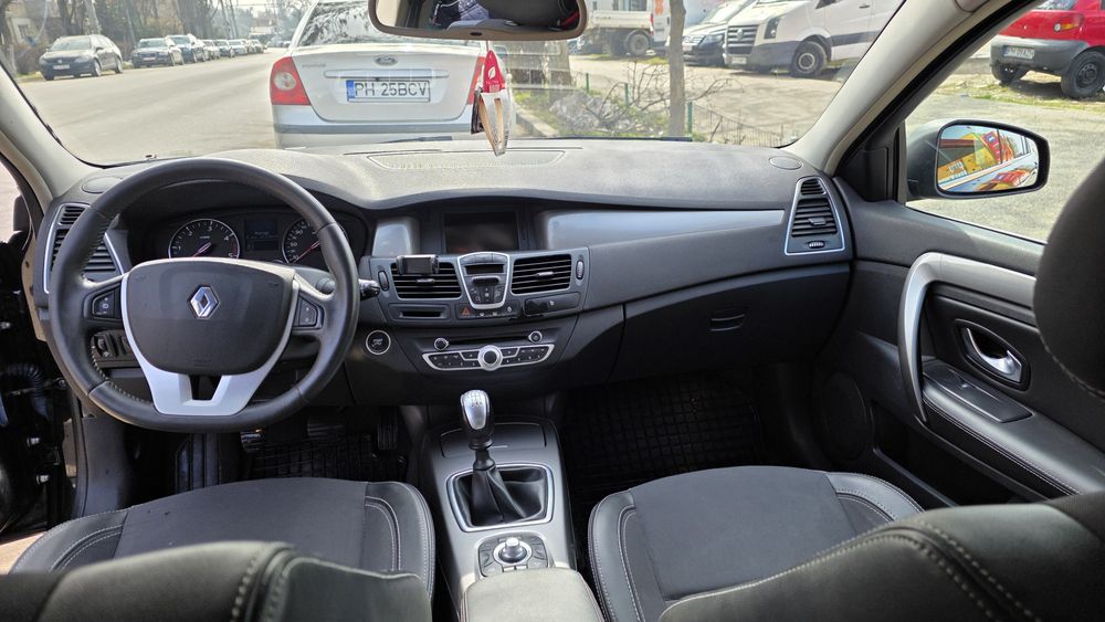 Vând Renault laguna 3