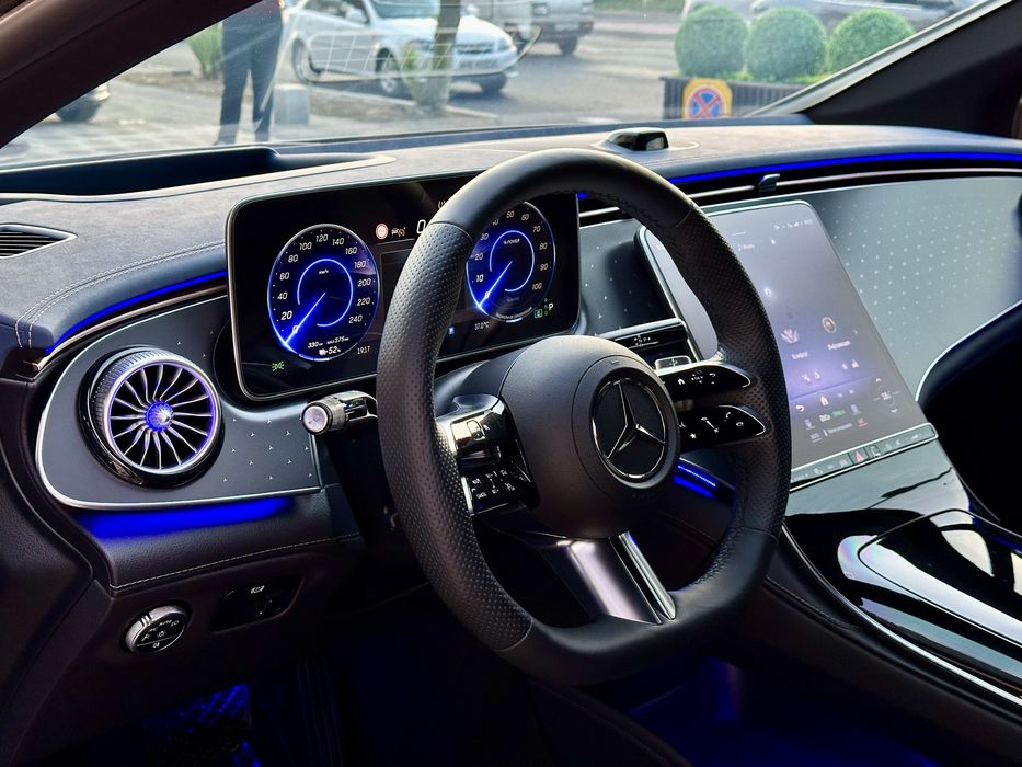 Mercedes Benz EQE 350