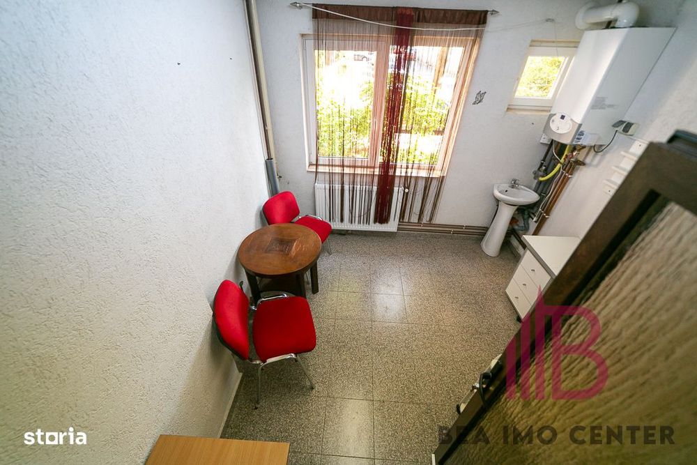 Birou ultracentral, parter, ideal pentru cabinet, birou, sediu firmă!