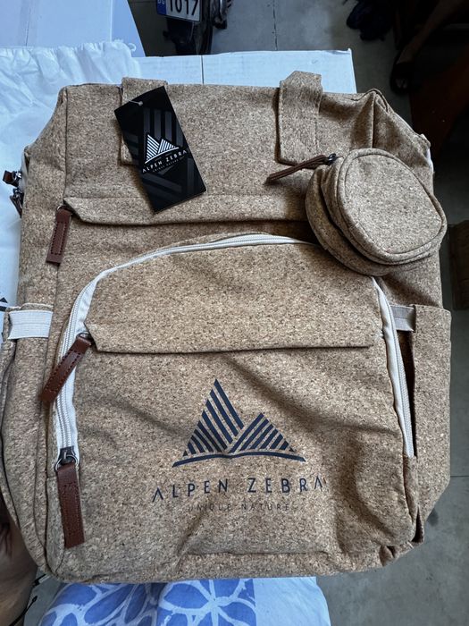 Коркова раница за бебе