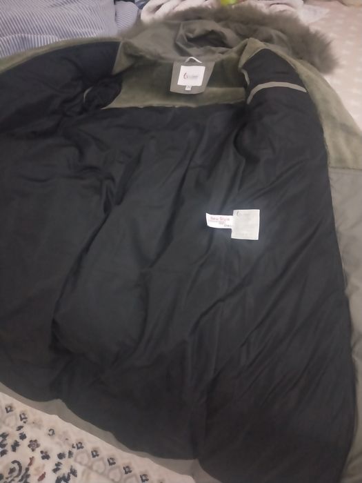 Пуховик зимнии 44разм.